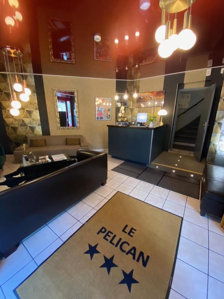 Hotel Le Pelican Charleville-Mézières Exterior foto